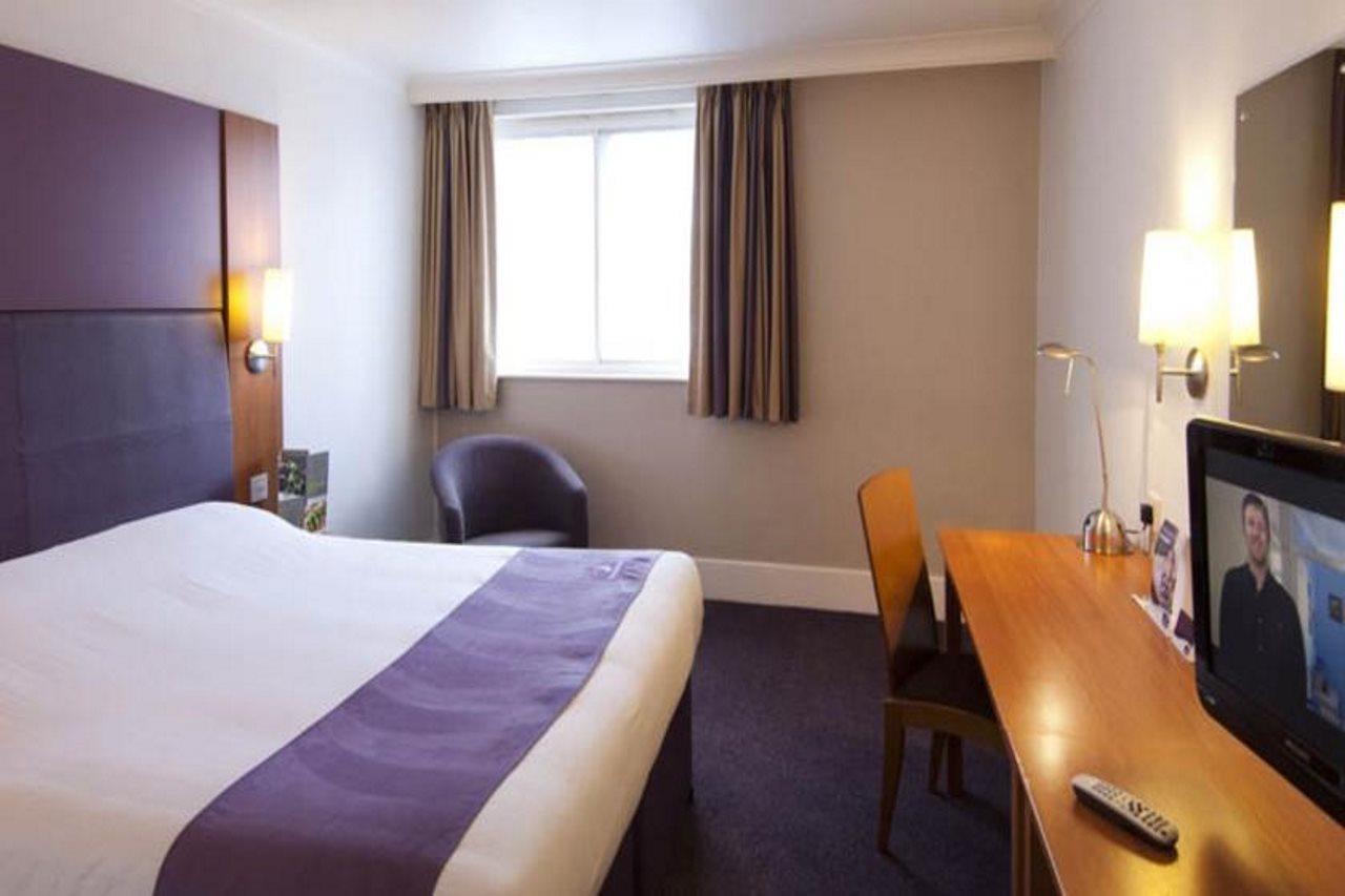 Premier Inn Leicester North West Buitenkant foto