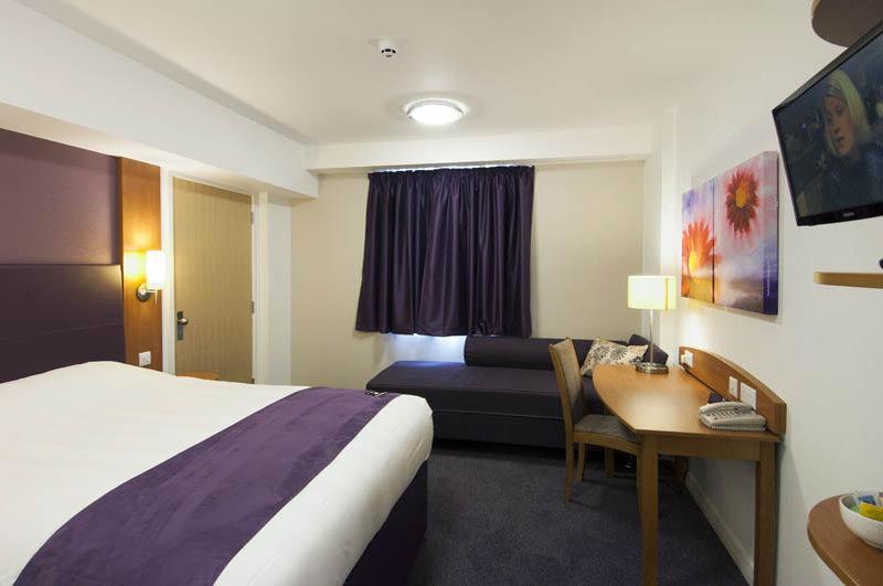 Premier Inn Leicester North West Buitenkant foto